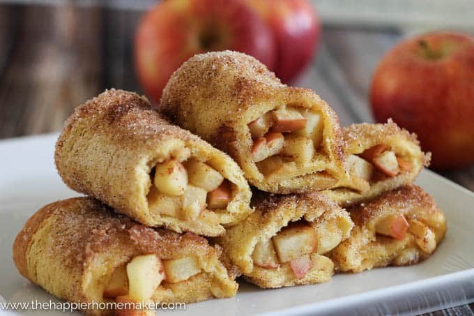 Apple Pie Roll Ups- the perfect breakfast or dessert recipe! Tastes like apple pie all wrapped up in cinnamon toast! Perfect for fall!